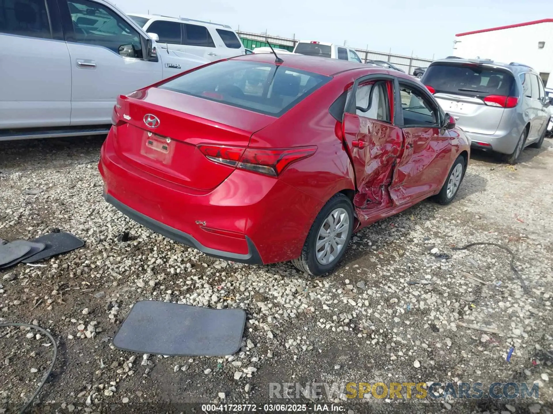 4 Photograph of a damaged car 3KPC24A33KE069198 HYUNDAI ACCENT 2019