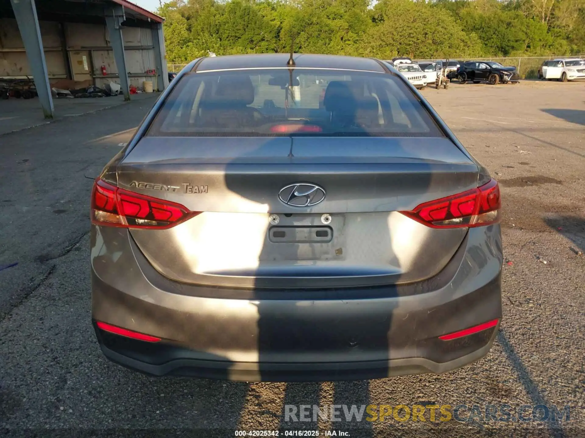 16 Photograph of a damaged car 3KPC24A33KE077656 HYUNDAI ACCENT 2019