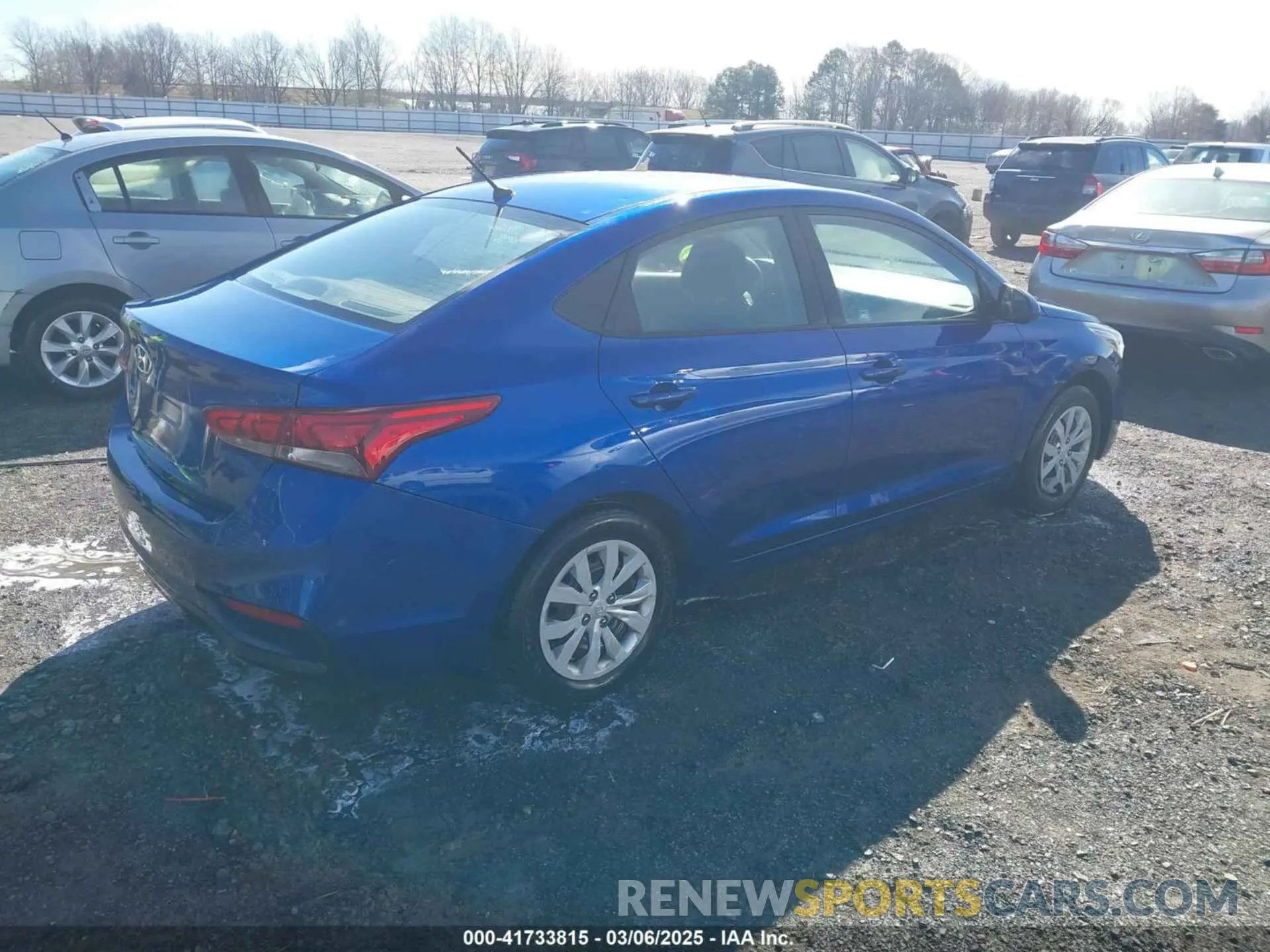 4 Photograph of a damaged car 3KPC24A34KE059814 HYUNDAI ACCENT 2019