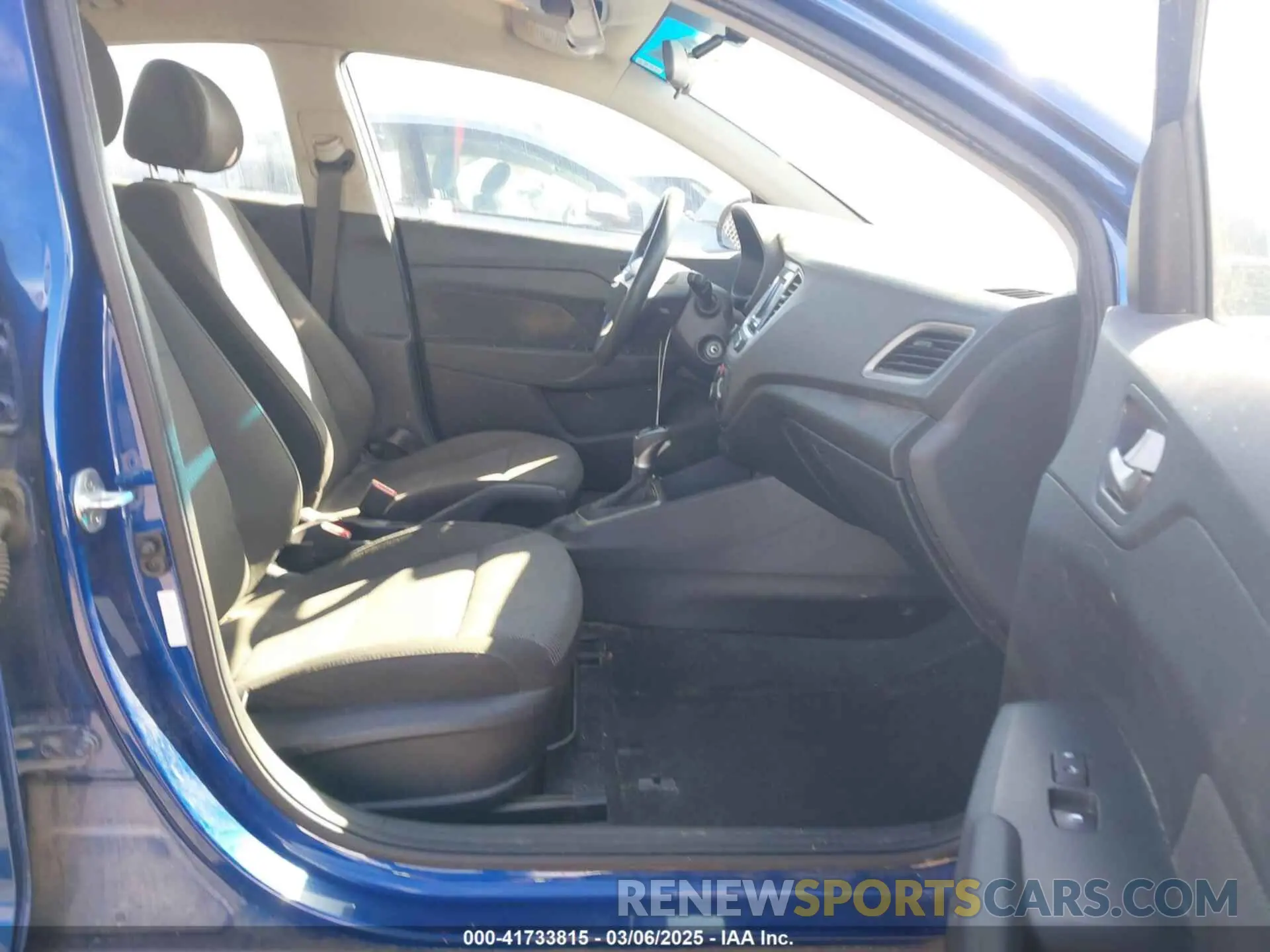5 Photograph of a damaged car 3KPC24A34KE059814 HYUNDAI ACCENT 2019