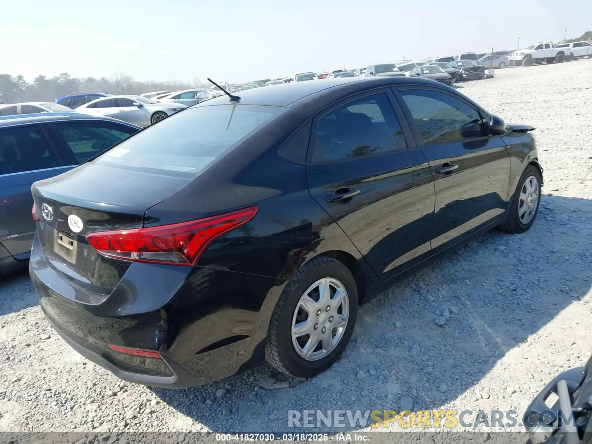 4 Photograph of a damaged car 3KPC24A34KE061885 HYUNDAI ACCENT 2019