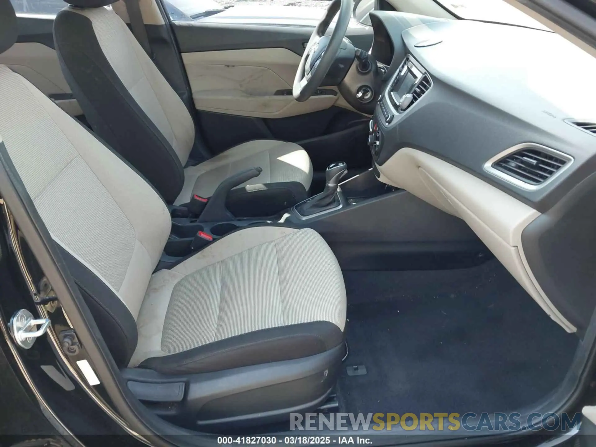 5 Photograph of a damaged car 3KPC24A34KE061885 HYUNDAI ACCENT 2019