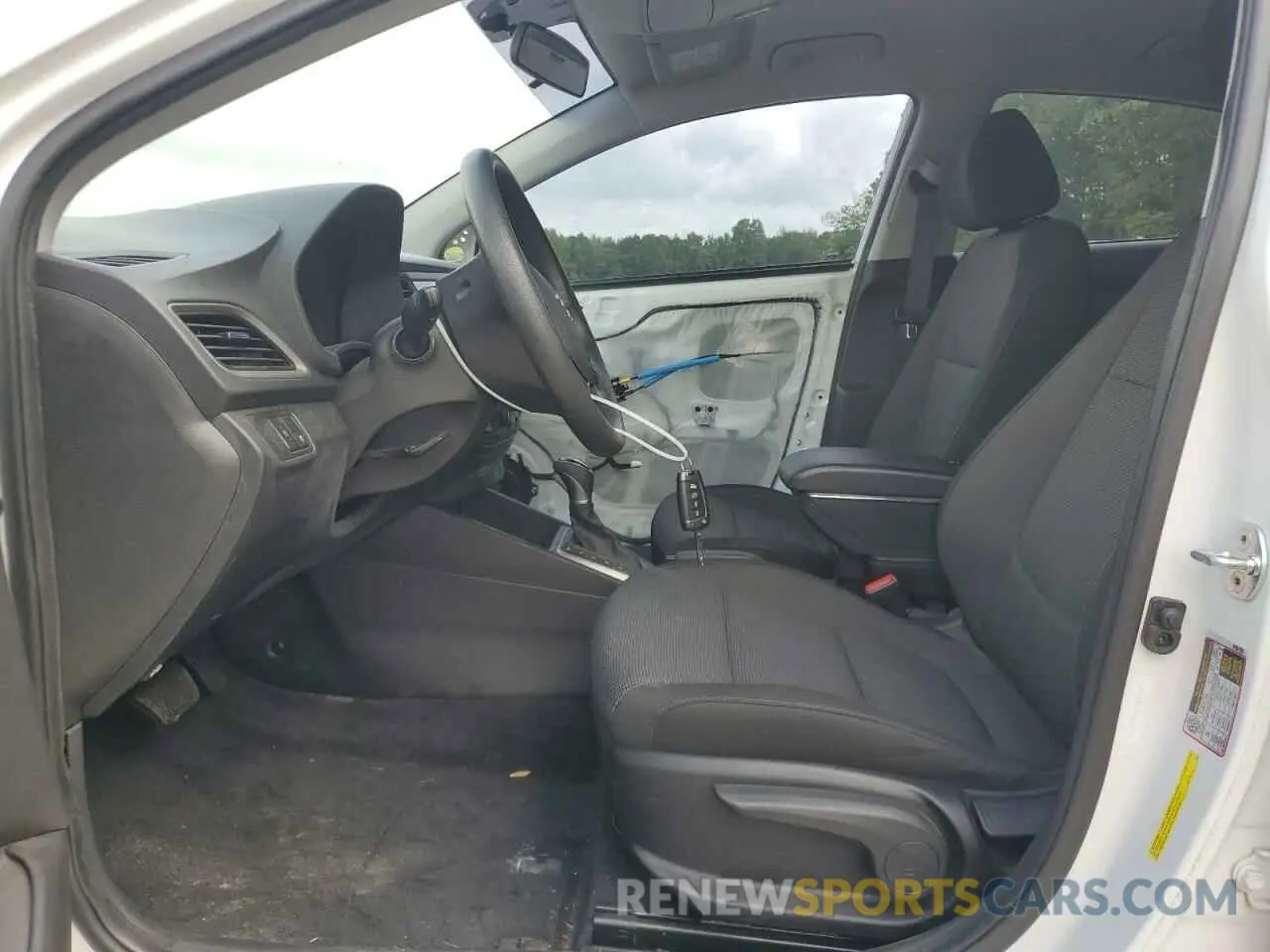 7 Photograph of a damaged car 3KPC24A34KE066598 HYUNDAI ACCENT 2019
