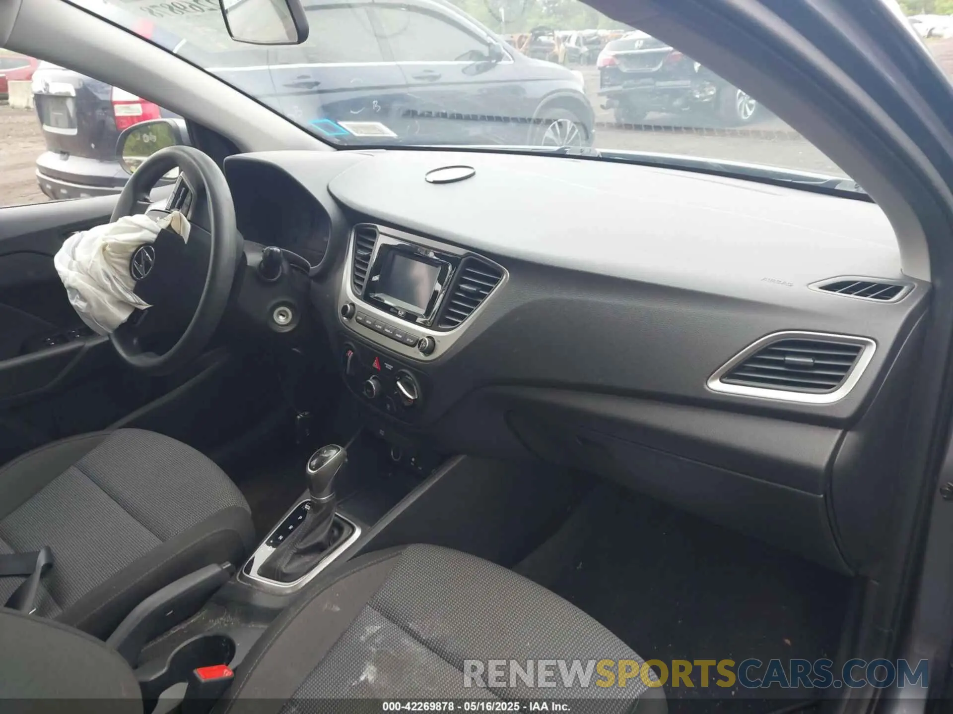 5 Photograph of a damaged car 3KPC24A34KE087001 HYUNDAI ACCENT 2019