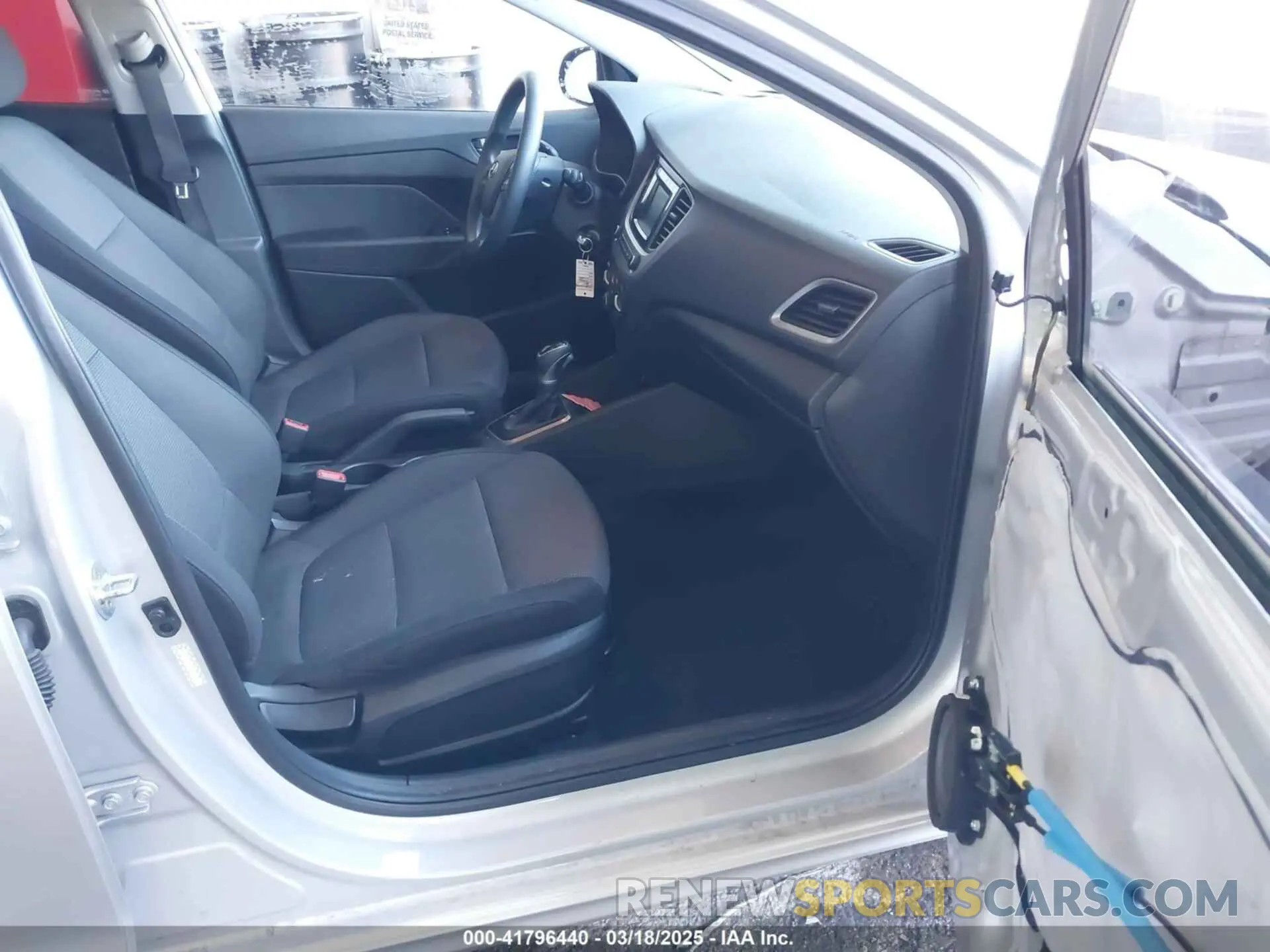 5 Photograph of a damaged car 3KPC24A34KE088438 HYUNDAI ACCENT 2019