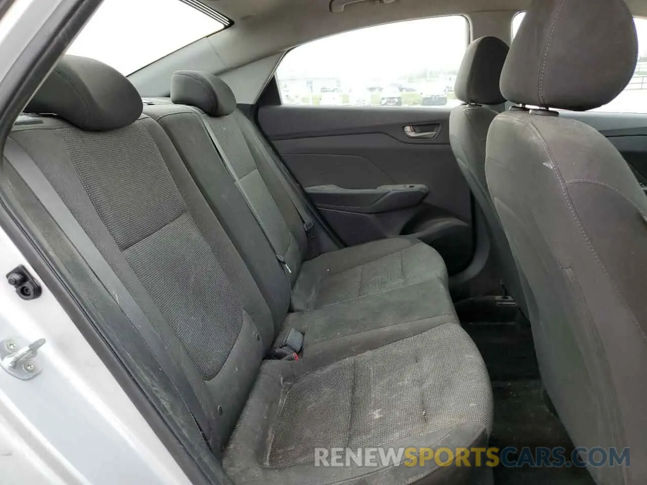 10 Photograph of a damaged car 3KPC24A35KE060230 HYUNDAI ACCENT 2019