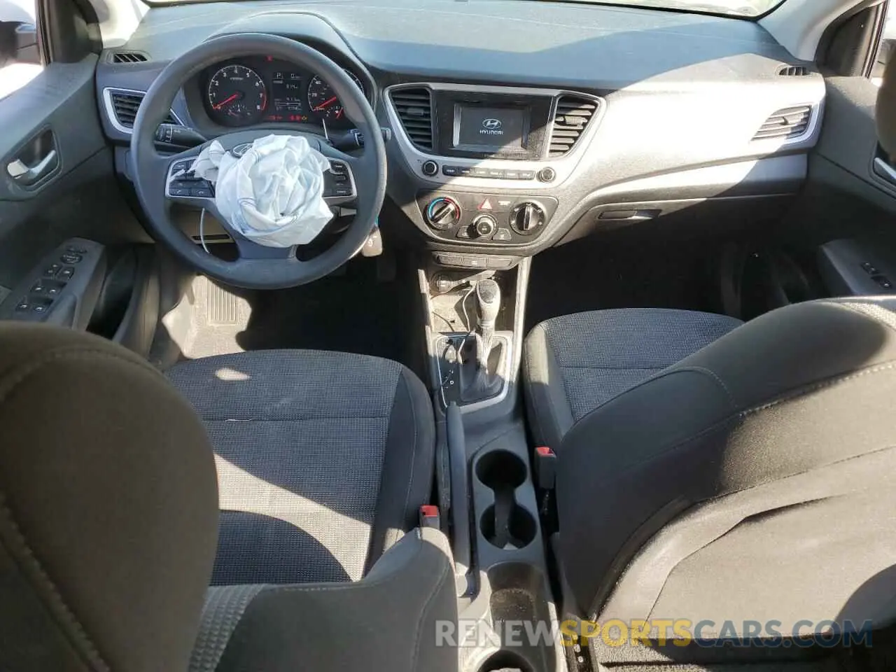 8 Photograph of a damaged car 3KPC24A35KE060664 HYUNDAI ACCENT 2019