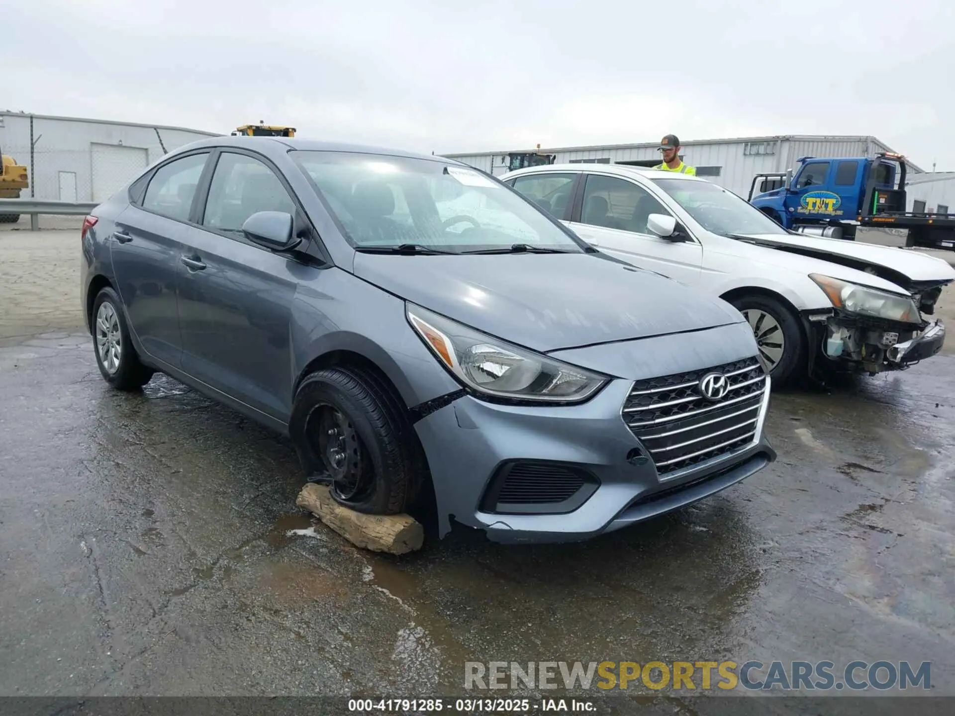 1 Photograph of a damaged car 3KPC24A35KE063726 HYUNDAI ACCENT 2019