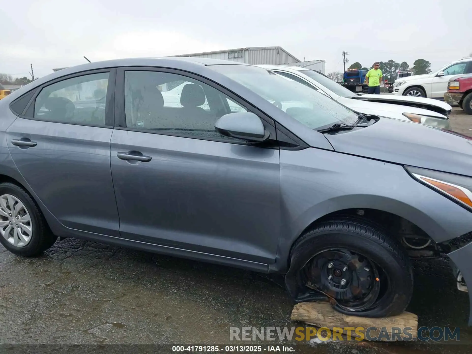 13 Photograph of a damaged car 3KPC24A35KE063726 HYUNDAI ACCENT 2019