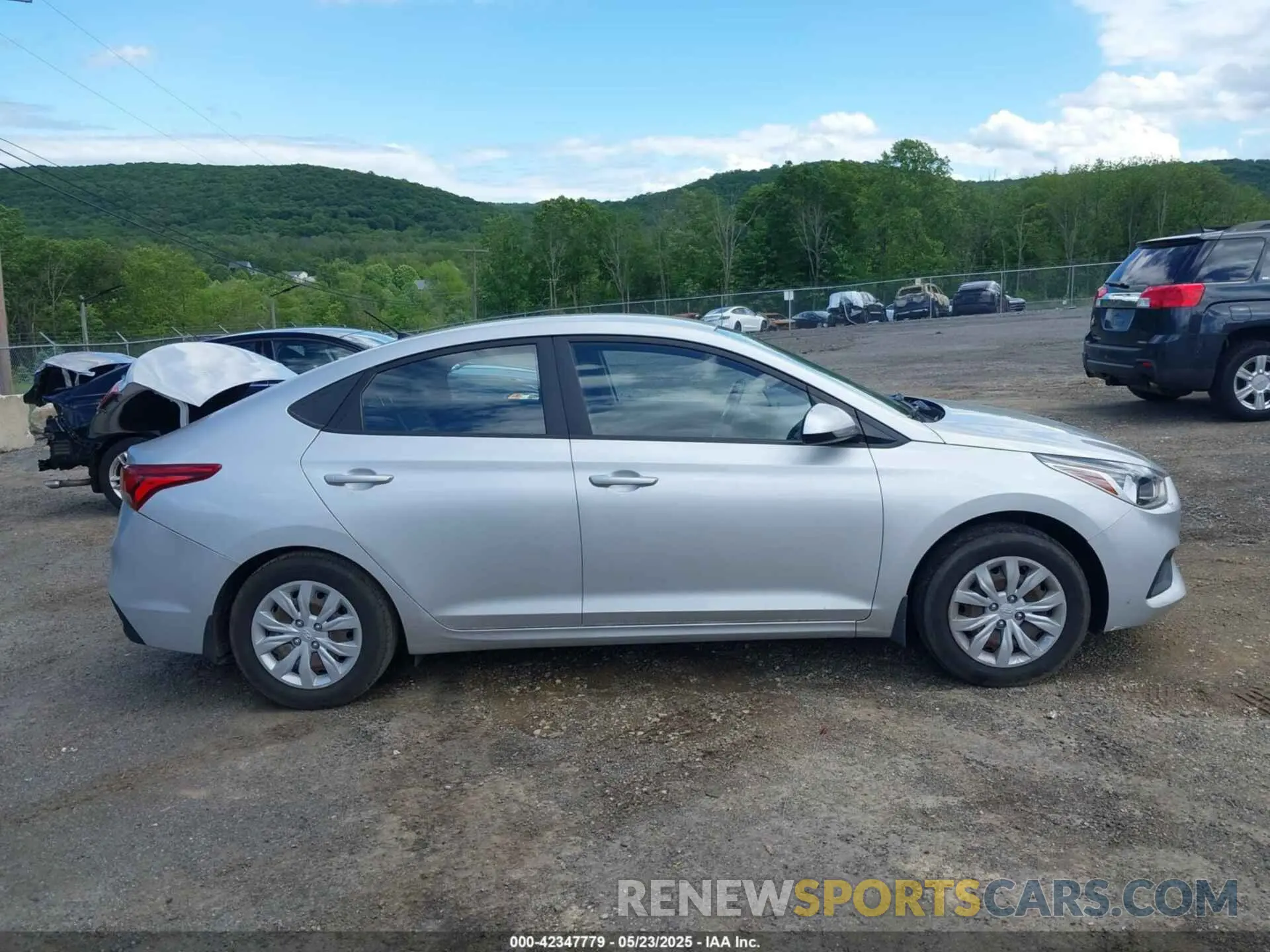 13 Photograph of a damaged car 3KPC24A35KE064875 HYUNDAI ACCENT 2019