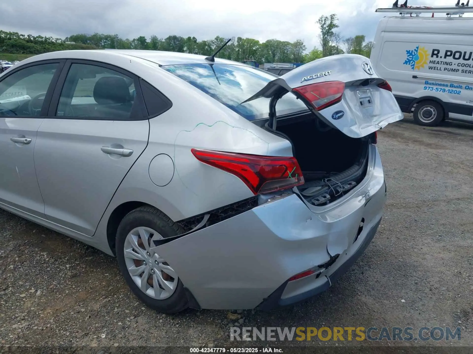 17 Photograph of a damaged car 3KPC24A35KE064875 HYUNDAI ACCENT 2019