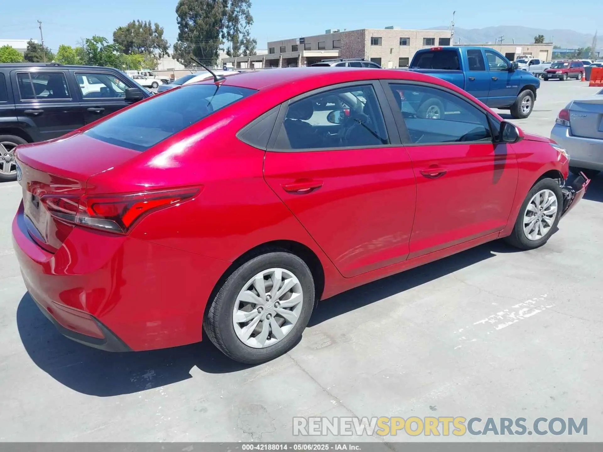 4 Photograph of a damaged car 3KPC24A35KE076749 HYUNDAI ACCENT 2019