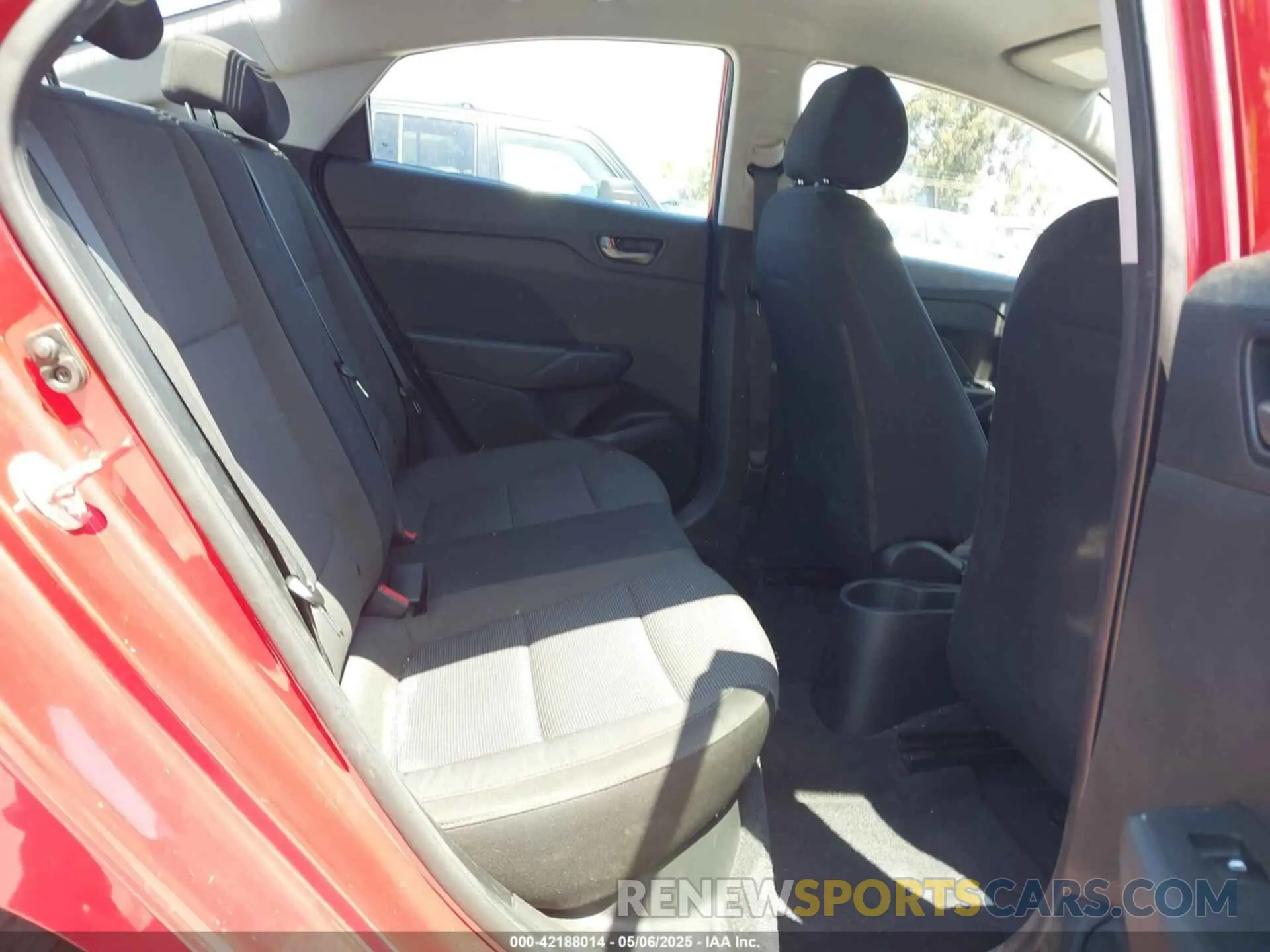8 Photograph of a damaged car 3KPC24A35KE076749 HYUNDAI ACCENT 2019