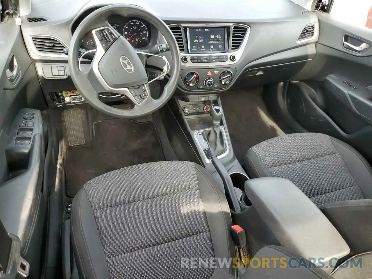 8 Photograph of a damaged car 3KPC24A36KE044358 HYUNDAI ACCENT 2019