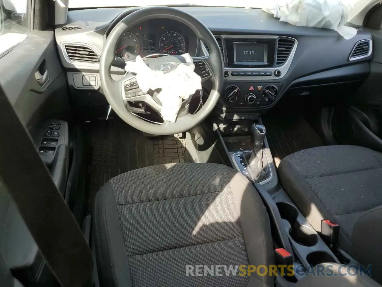 8 Photograph of a damaged car 3KPC24A36KE045087 HYUNDAI ACCENT 2019