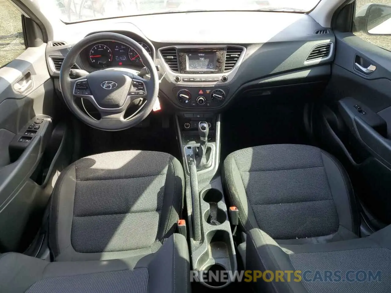 8 Photograph of a damaged car 3KPC24A36KE050757 HYUNDAI ACCENT 2019
