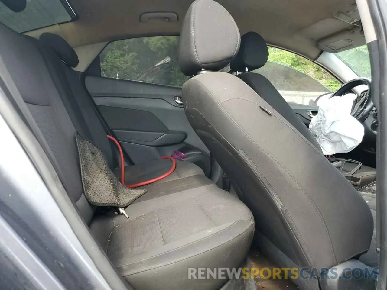 10 Photograph of a damaged car 3KPC24A36KE055375 HYUNDAI ACCENT 2019