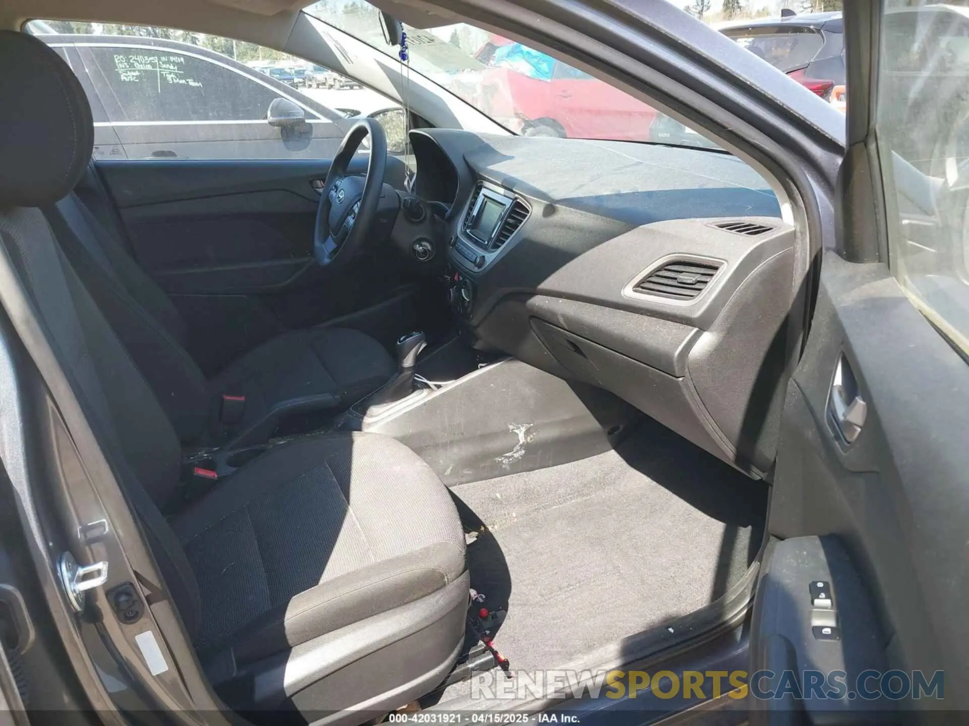 5 Photograph of a damaged car 3KPC24A36KE062780 HYUNDAI ACCENT 2019