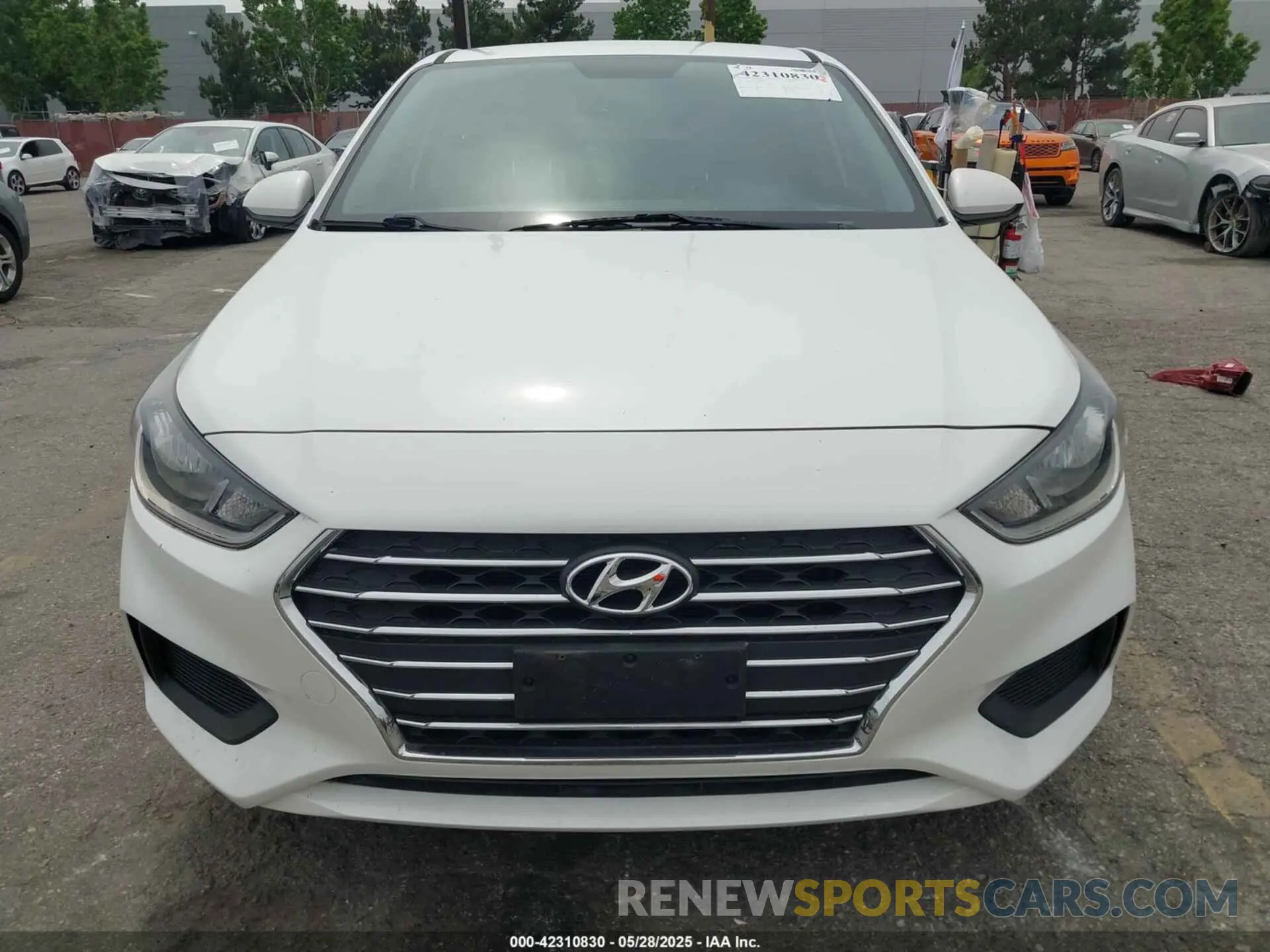 13 Photograph of a damaged car 3KPC24A36KE088019 HYUNDAI ACCENT 2019
