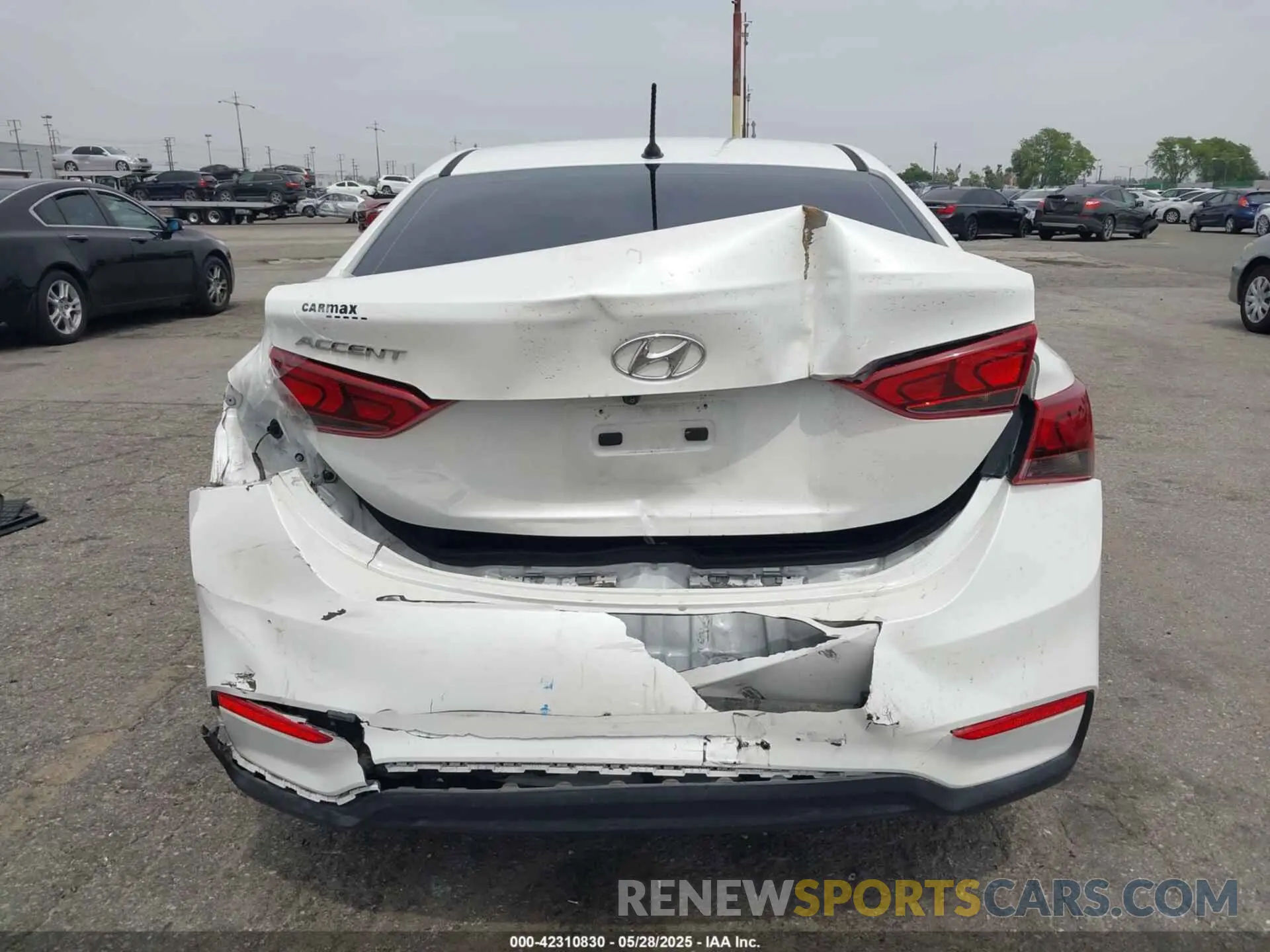 17 Photograph of a damaged car 3KPC24A36KE088019 HYUNDAI ACCENT 2019