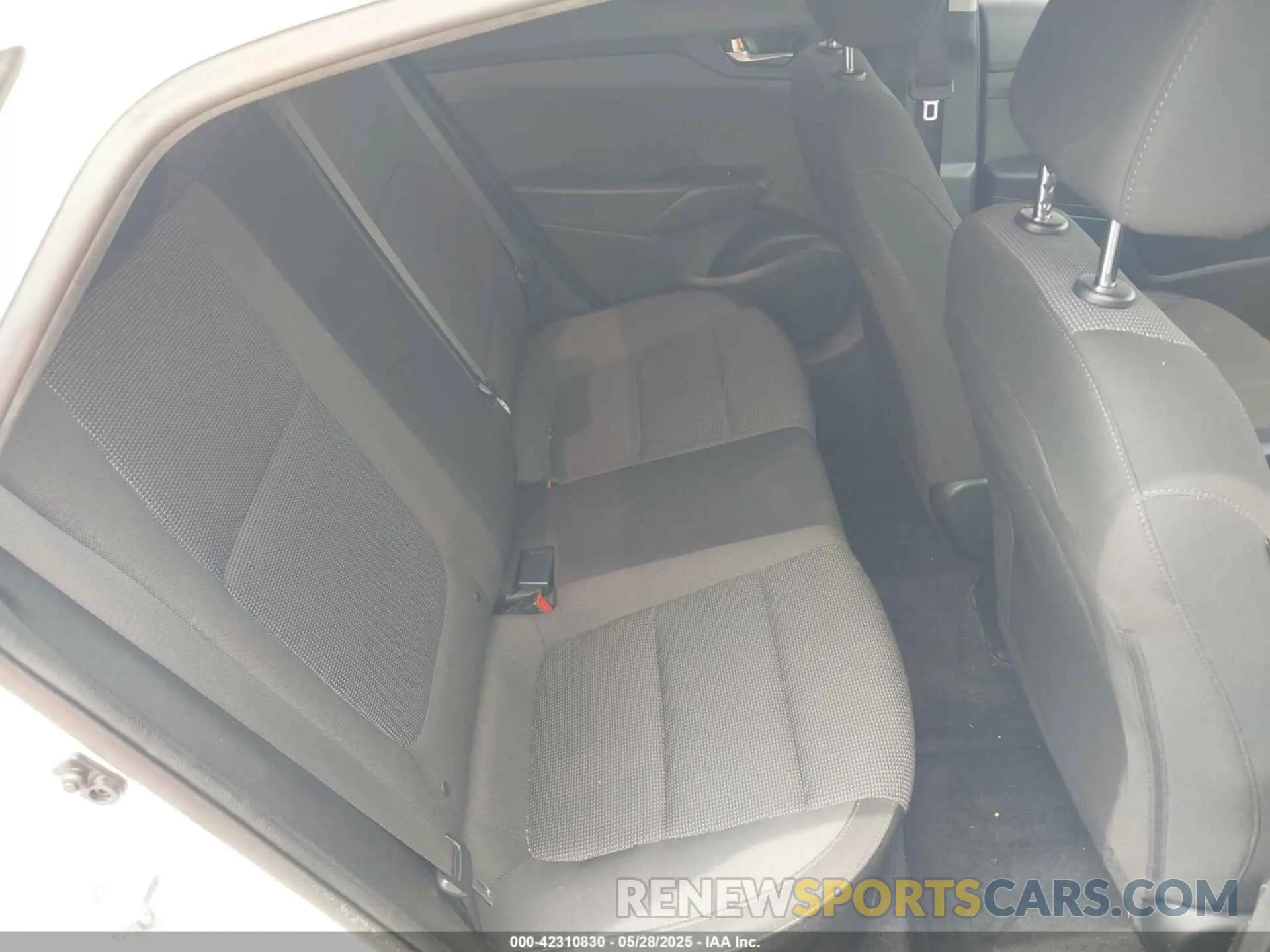 8 Photograph of a damaged car 3KPC24A36KE088019 HYUNDAI ACCENT 2019