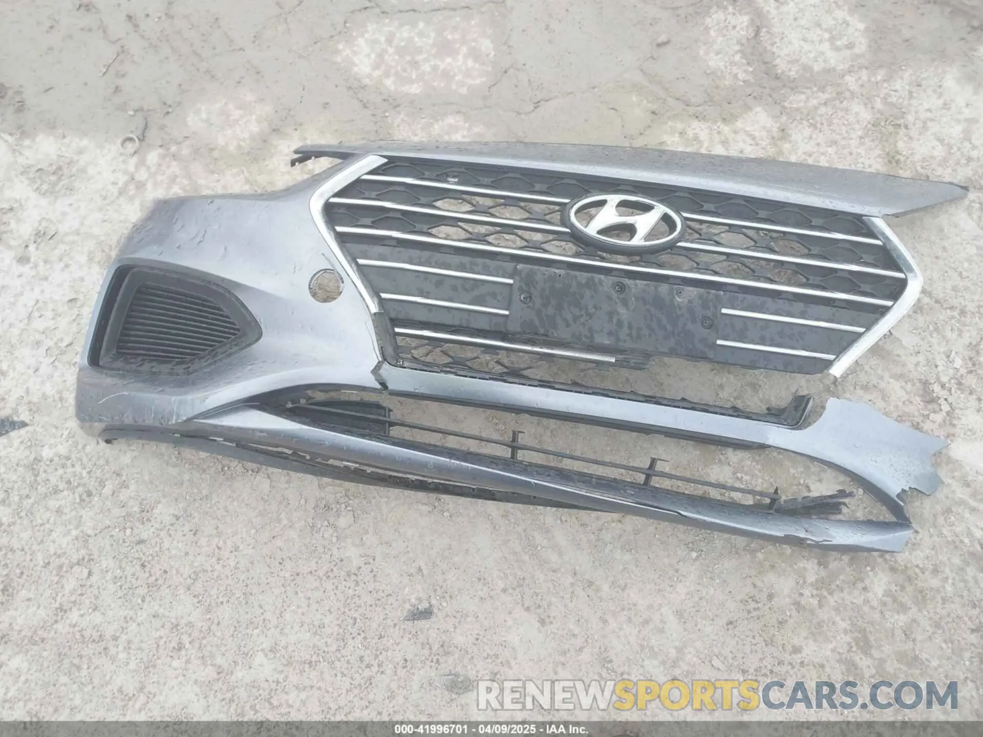 12 Photograph of a damaged car 3KPC24A37KE049861 HYUNDAI ACCENT 2019