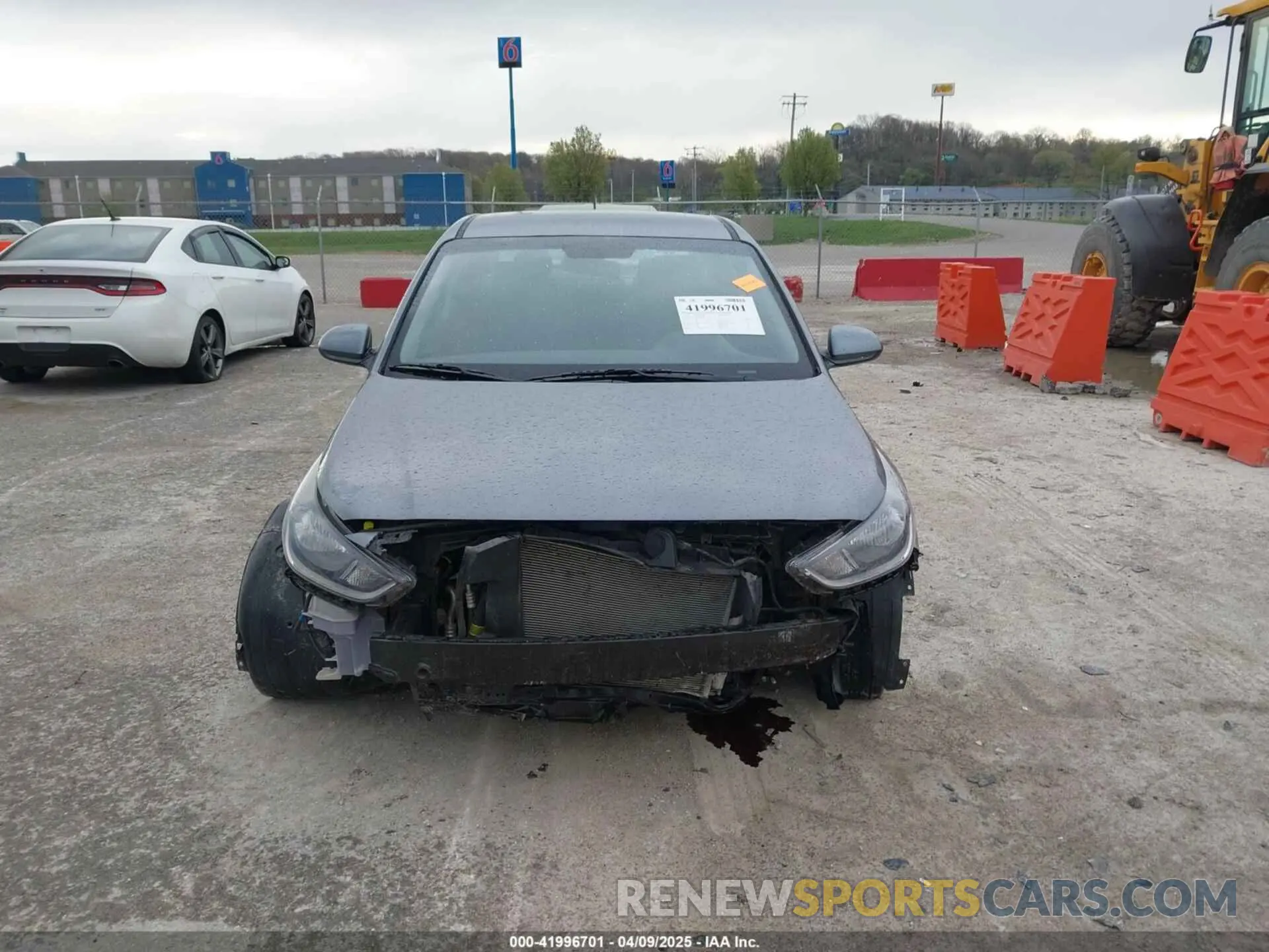 13 Photograph of a damaged car 3KPC24A37KE049861 HYUNDAI ACCENT 2019