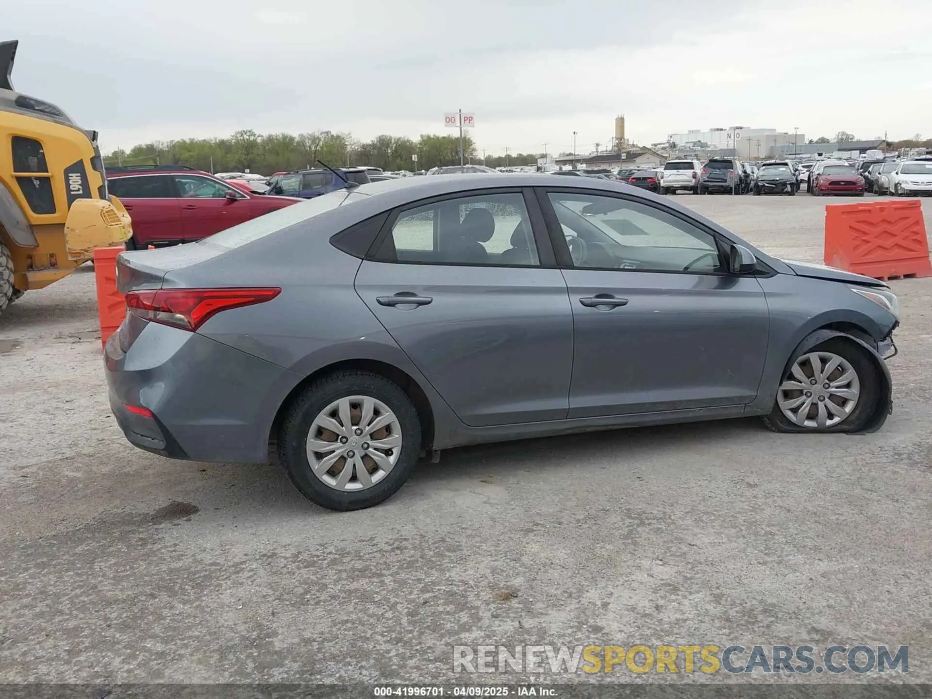 14 Photograph of a damaged car 3KPC24A37KE049861 HYUNDAI ACCENT 2019