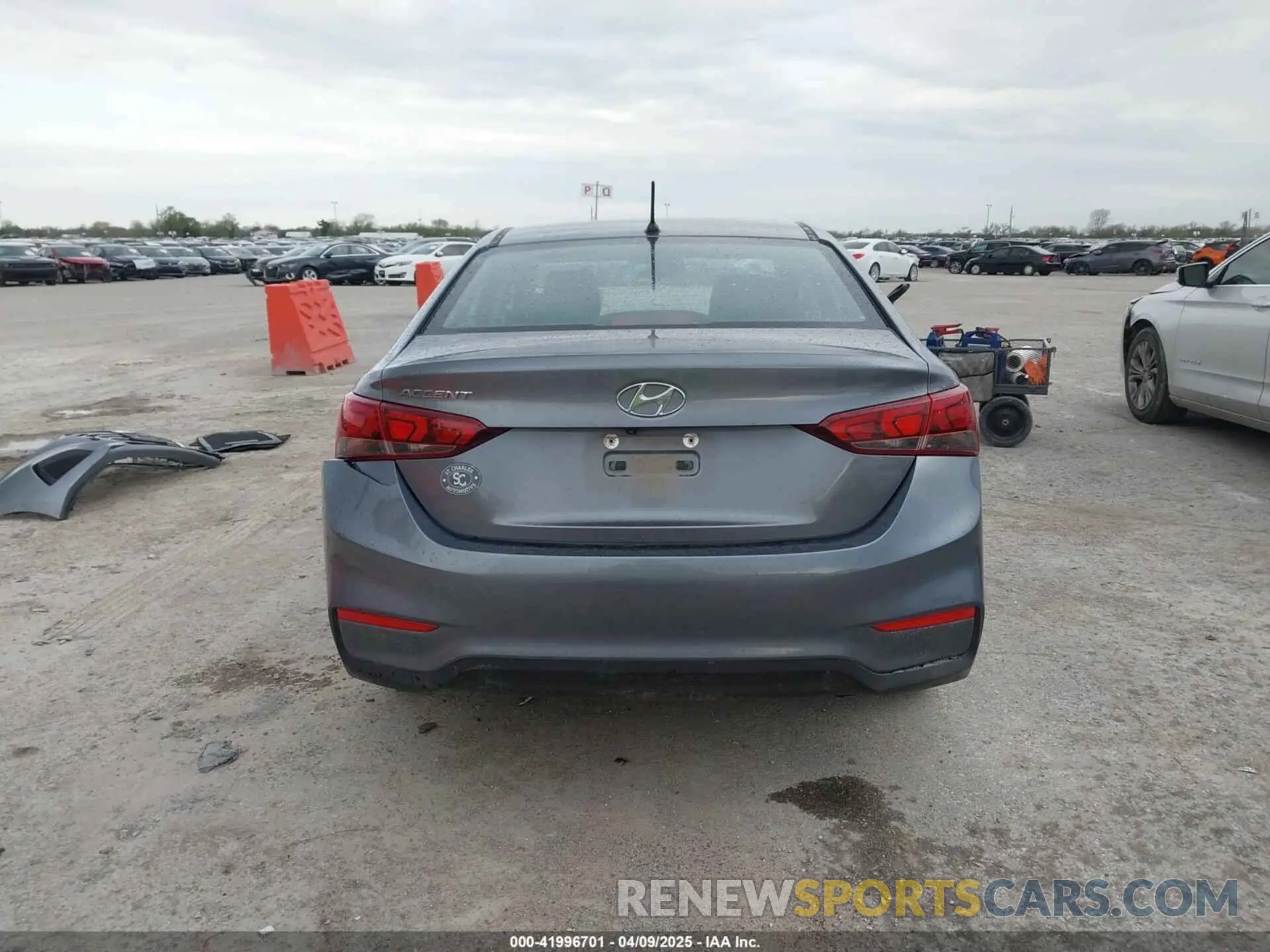 17 Photograph of a damaged car 3KPC24A37KE049861 HYUNDAI ACCENT 2019