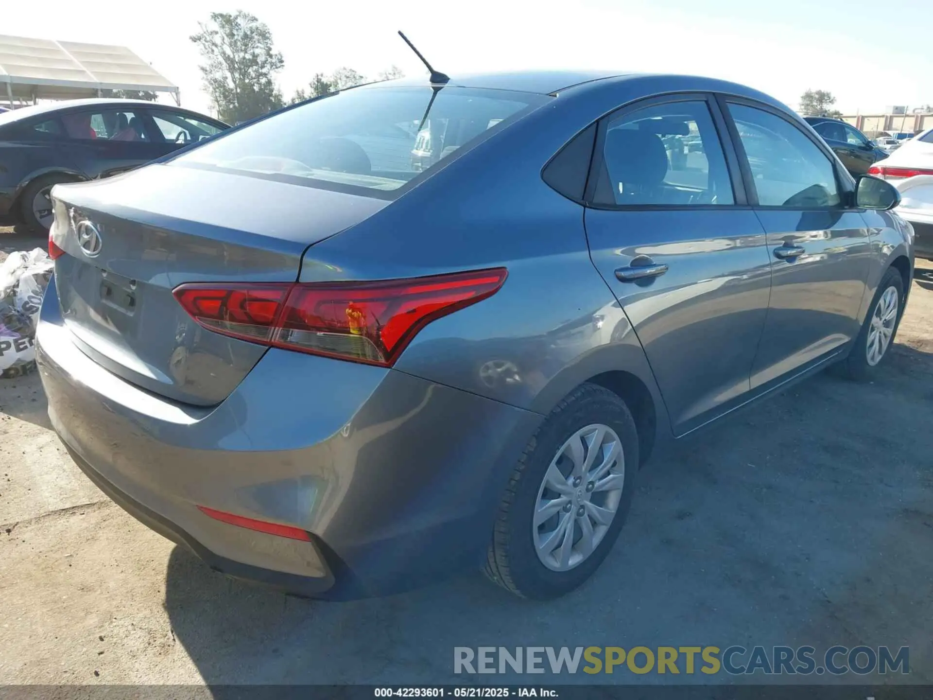 4 Photograph of a damaged car 3KPC24A37KE063033 HYUNDAI ACCENT 2019