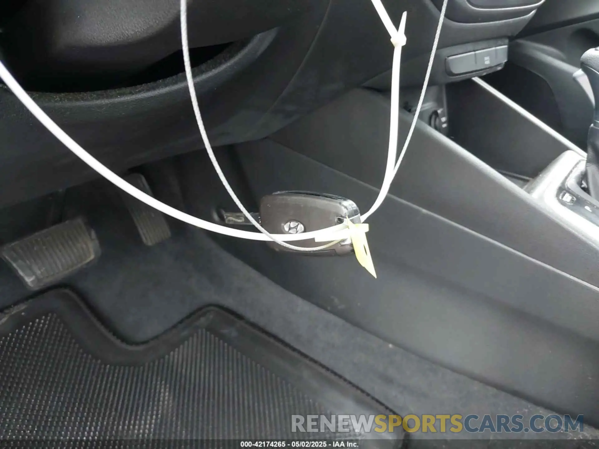 11 Photograph of a damaged car 3KPC24A37KE071620 HYUNDAI ACCENT 2019