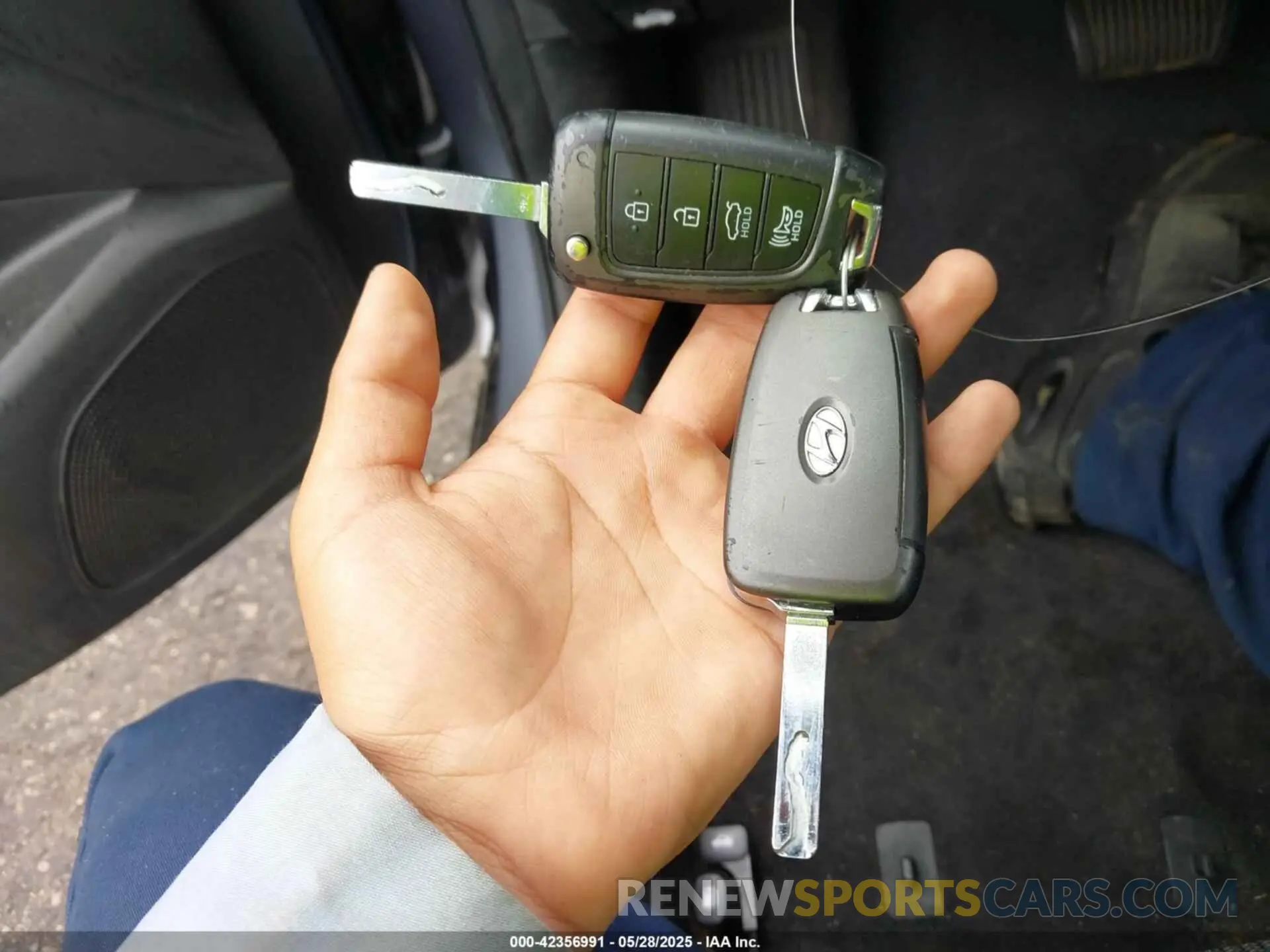 11 Photograph of a damaged car 3KPC24A38KE044748 HYUNDAI ACCENT 2019
