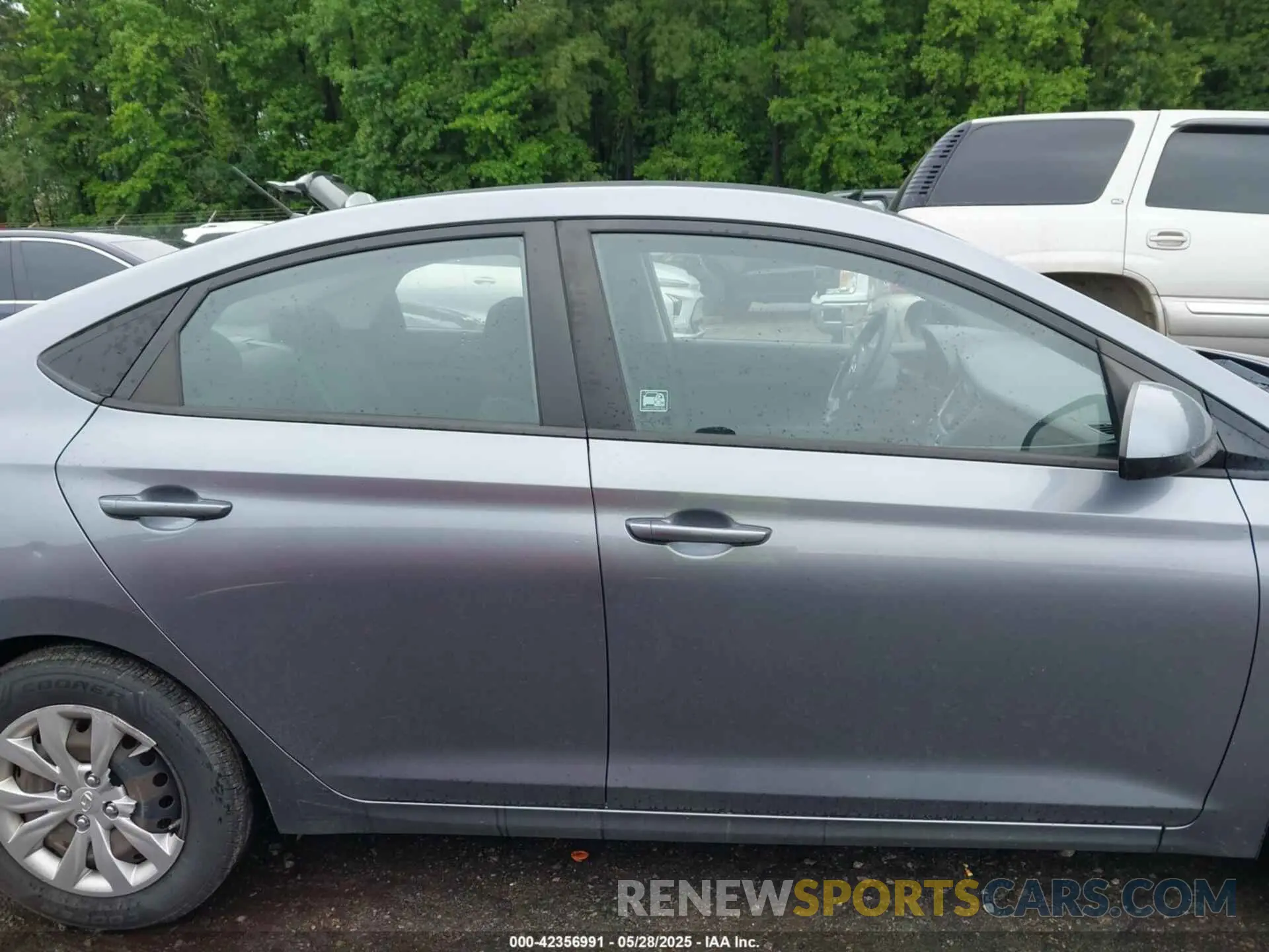 13 Photograph of a damaged car 3KPC24A38KE044748 HYUNDAI ACCENT 2019