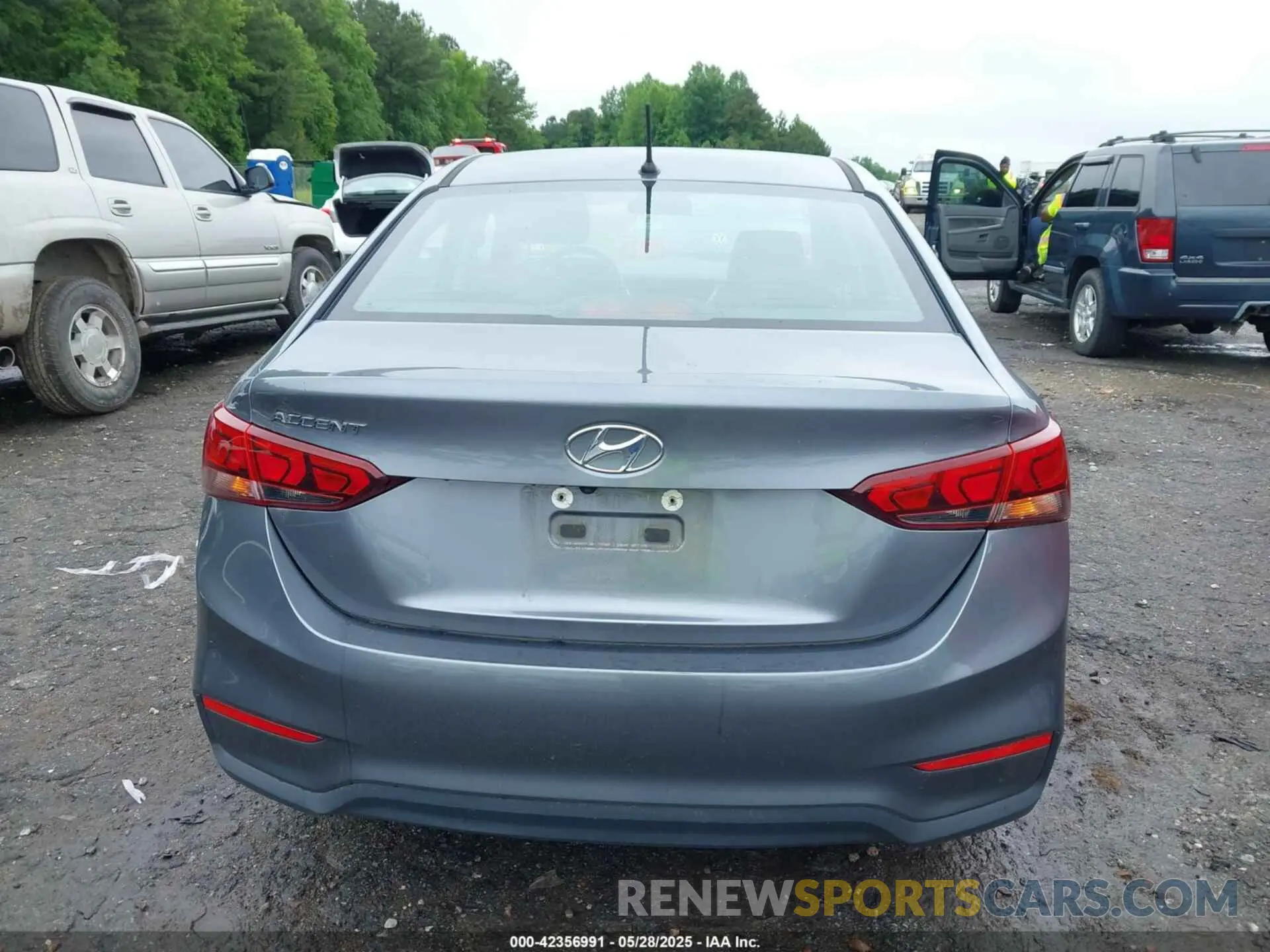 16 Photograph of a damaged car 3KPC24A38KE044748 HYUNDAI ACCENT 2019