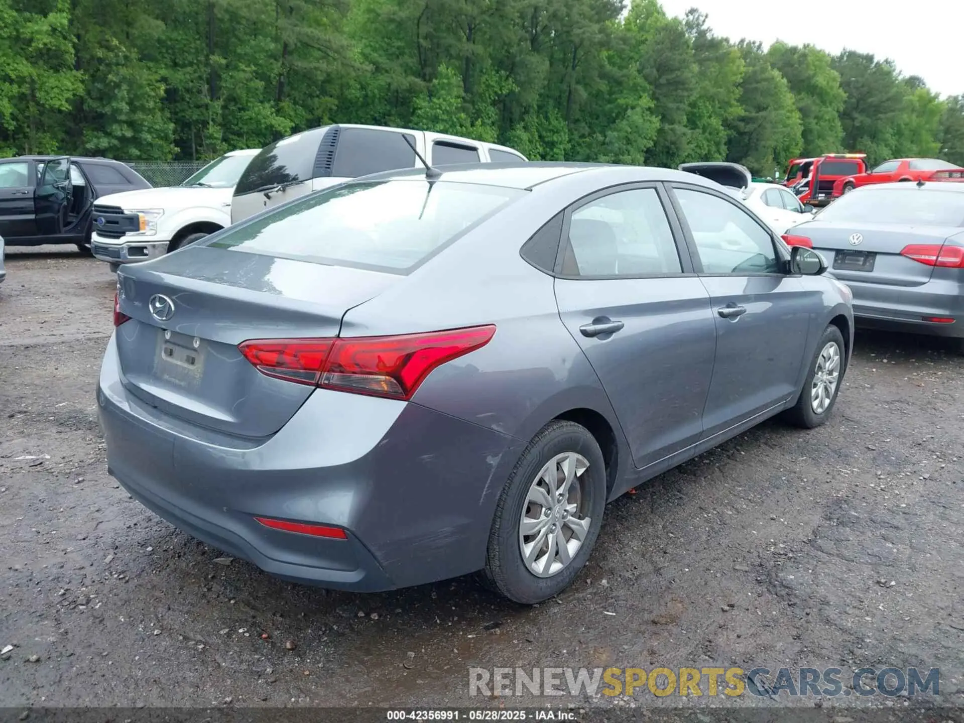 4 Photograph of a damaged car 3KPC24A38KE044748 HYUNDAI ACCENT 2019