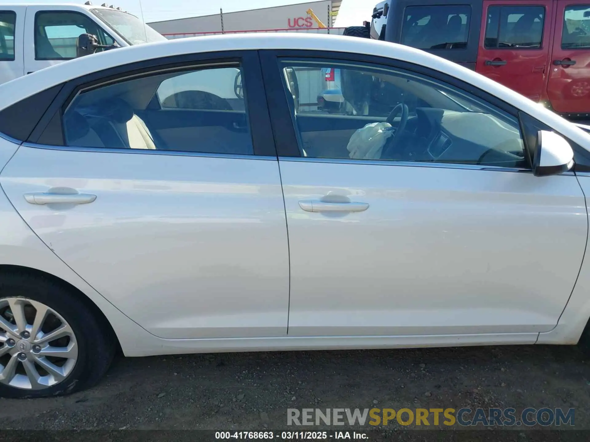 13 Photograph of a damaged car 3KPC24A38KE068774 HYUNDAI ACCENT 2019