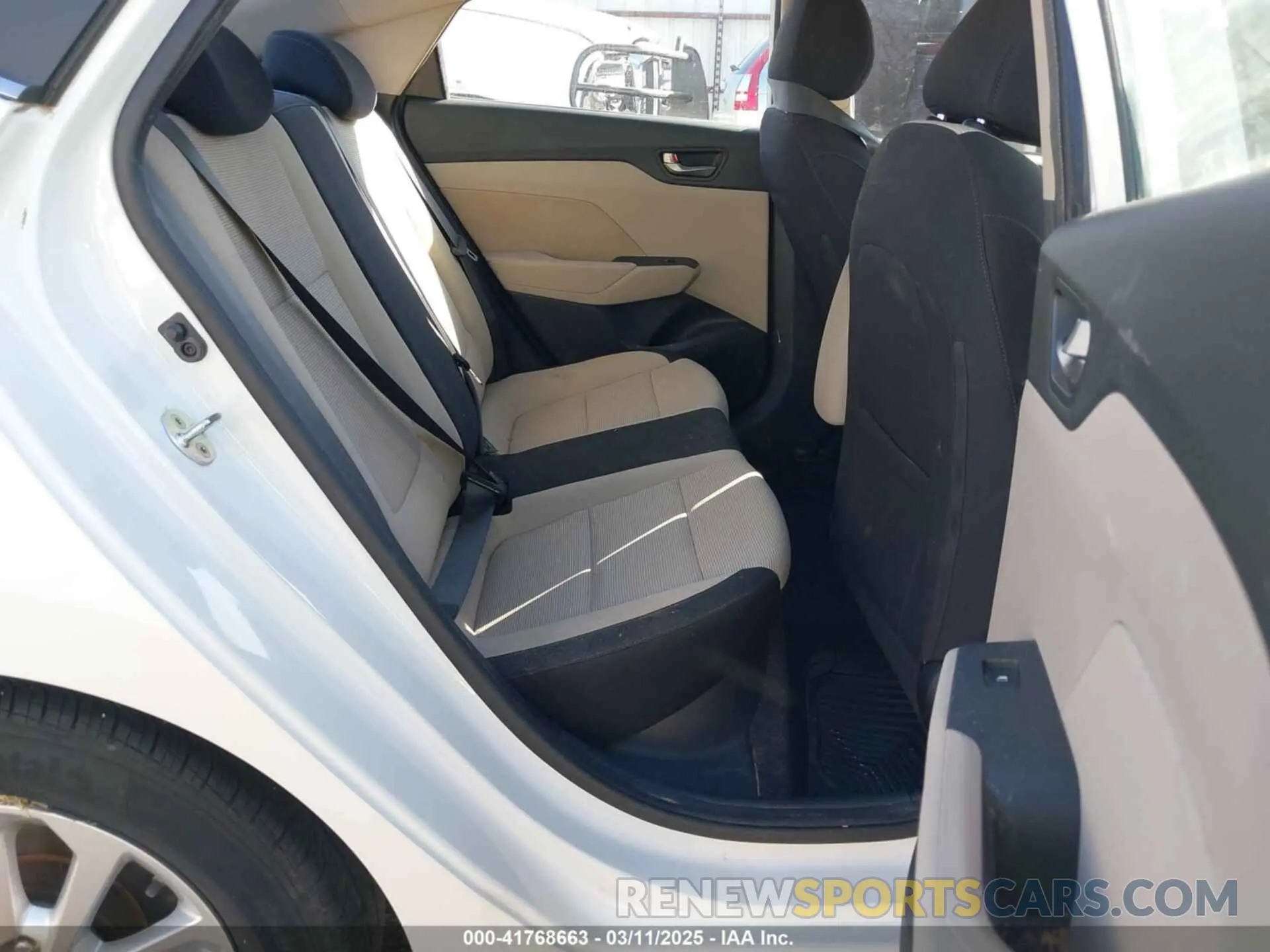 8 Photograph of a damaged car 3KPC24A38KE068774 HYUNDAI ACCENT 2019