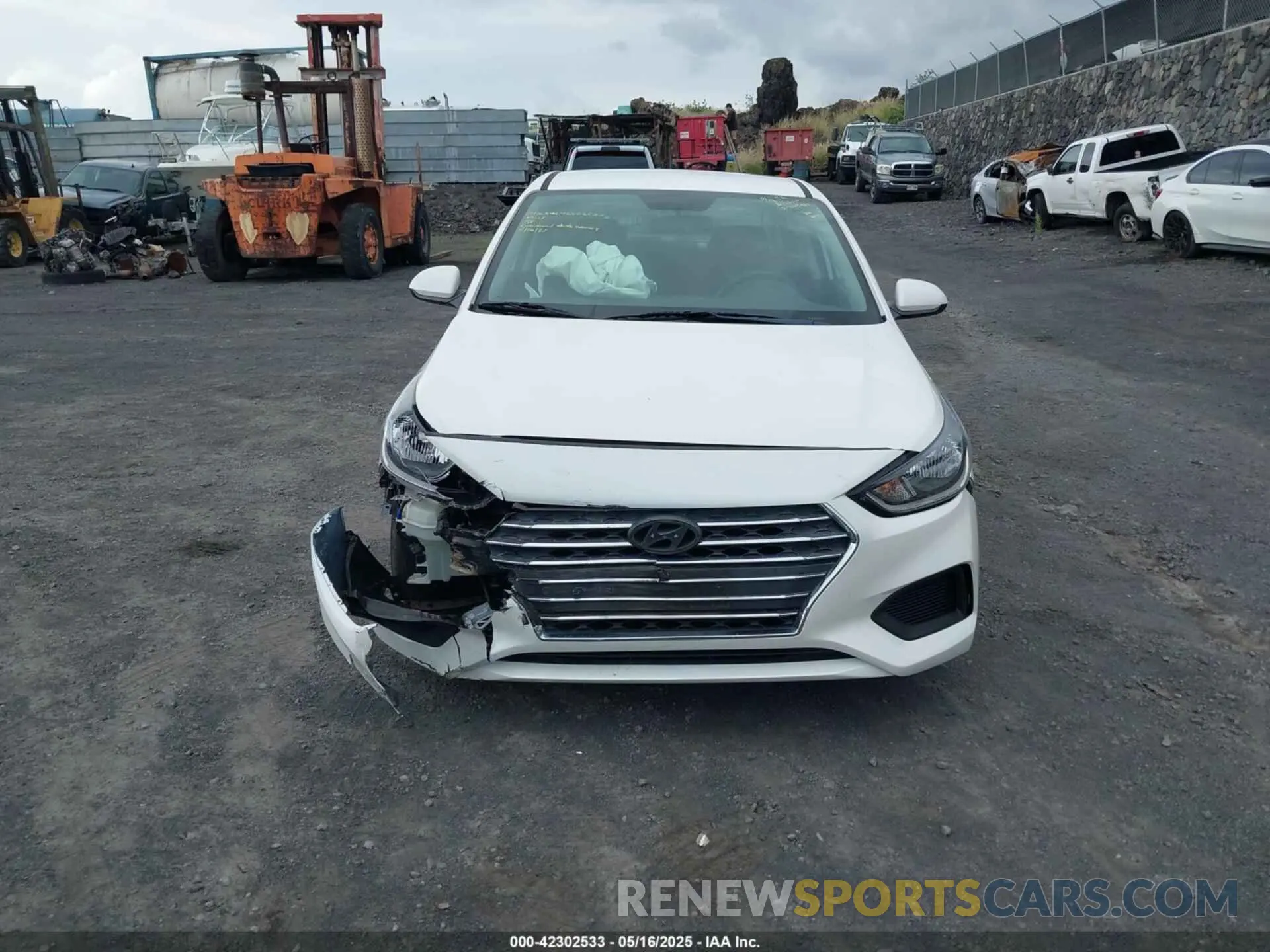 12 Photograph of a damaged car 3KPC24A38KE071352 HYUNDAI ACCENT 2019