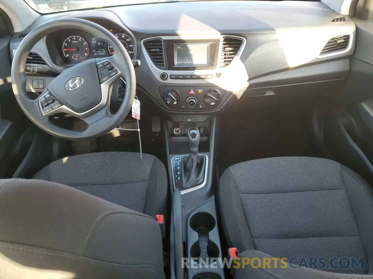 8 Photograph of a damaged car 3KPC24A38KE084957 HYUNDAI ACCENT 2019