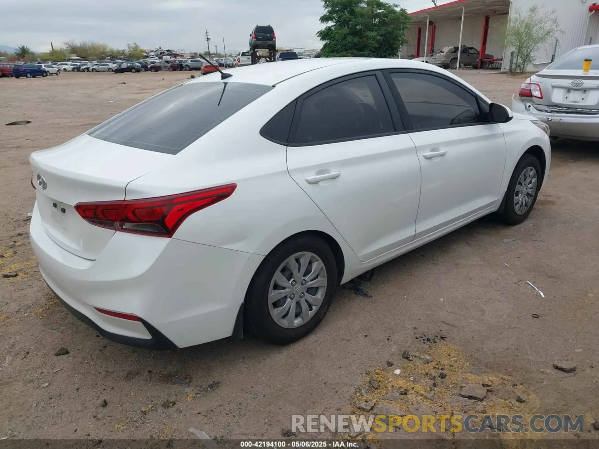 4 Photograph of a damaged car 3KPC24A39KE058061 HYUNDAI ACCENT 2019