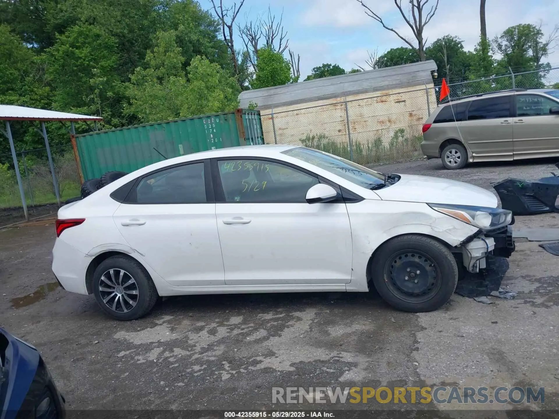13 Photograph of a damaged car 3KPC24A39KE076270 HYUNDAI ACCENT 2019