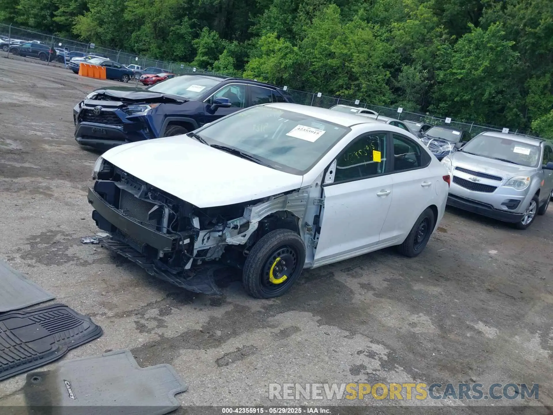 2 Photograph of a damaged car 3KPC24A39KE076270 HYUNDAI ACCENT 2019