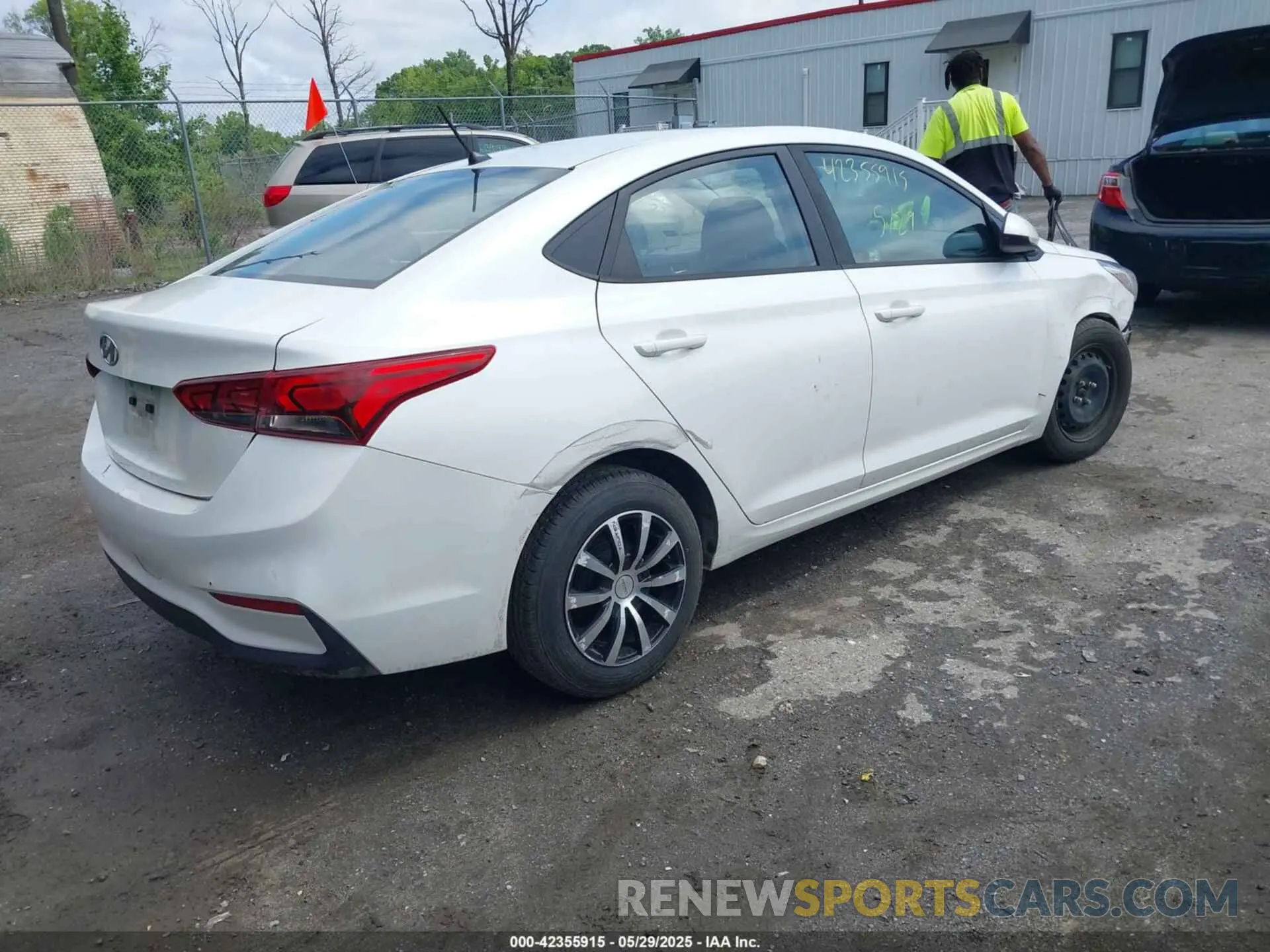 4 Photograph of a damaged car 3KPC24A39KE076270 HYUNDAI ACCENT 2019
