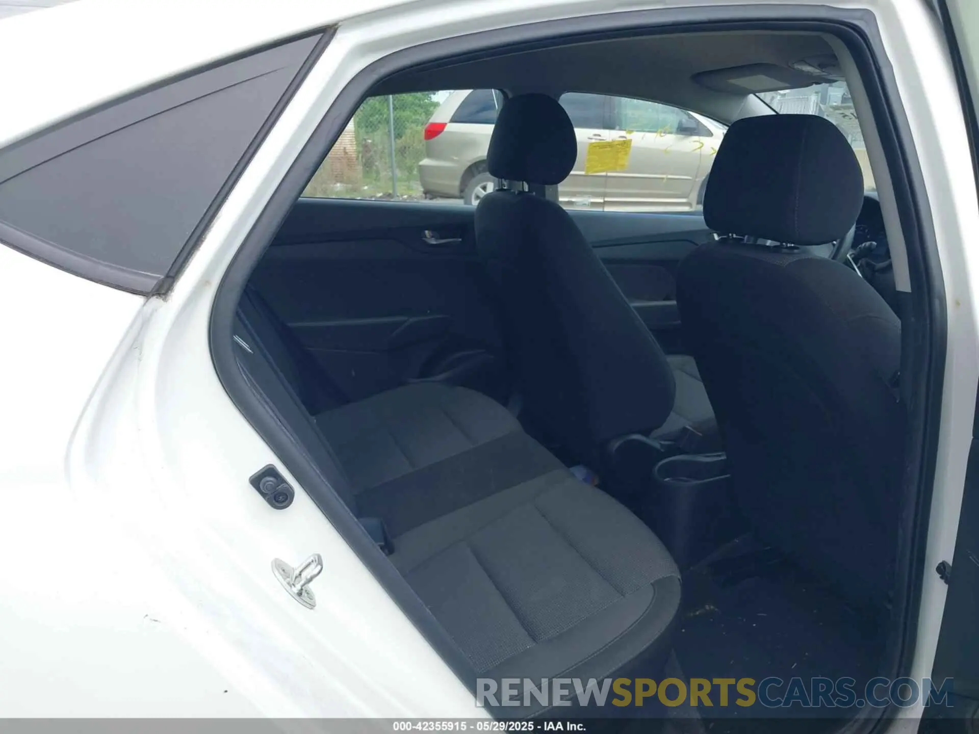 8 Photograph of a damaged car 3KPC24A39KE076270 HYUNDAI ACCENT 2019