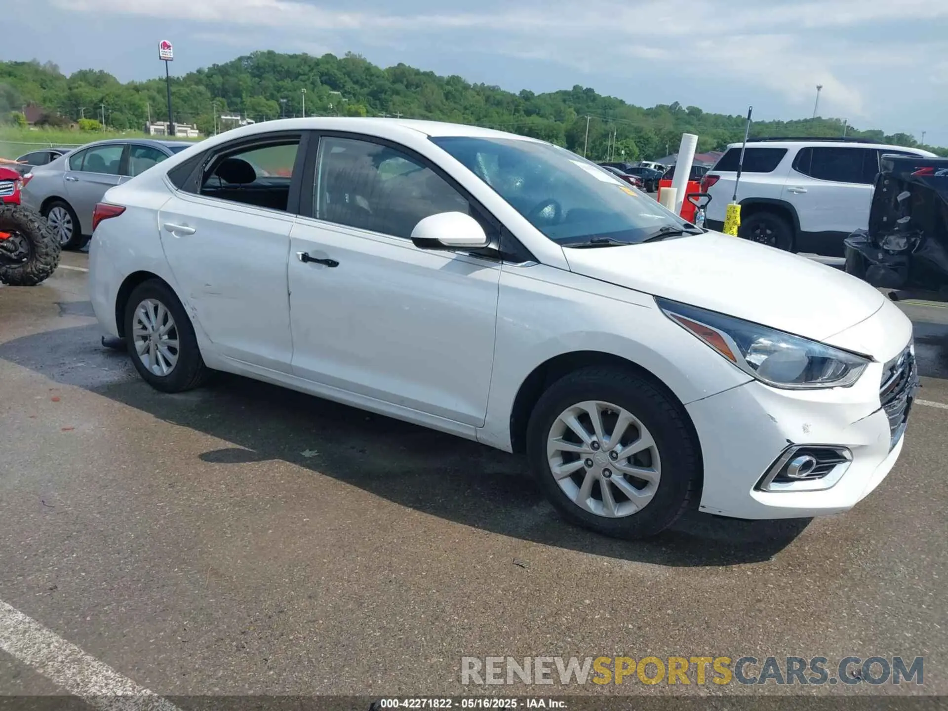 1 Photograph of a damaged car 3KPC24A3XKE041365 HYUNDAI ACCENT 2019