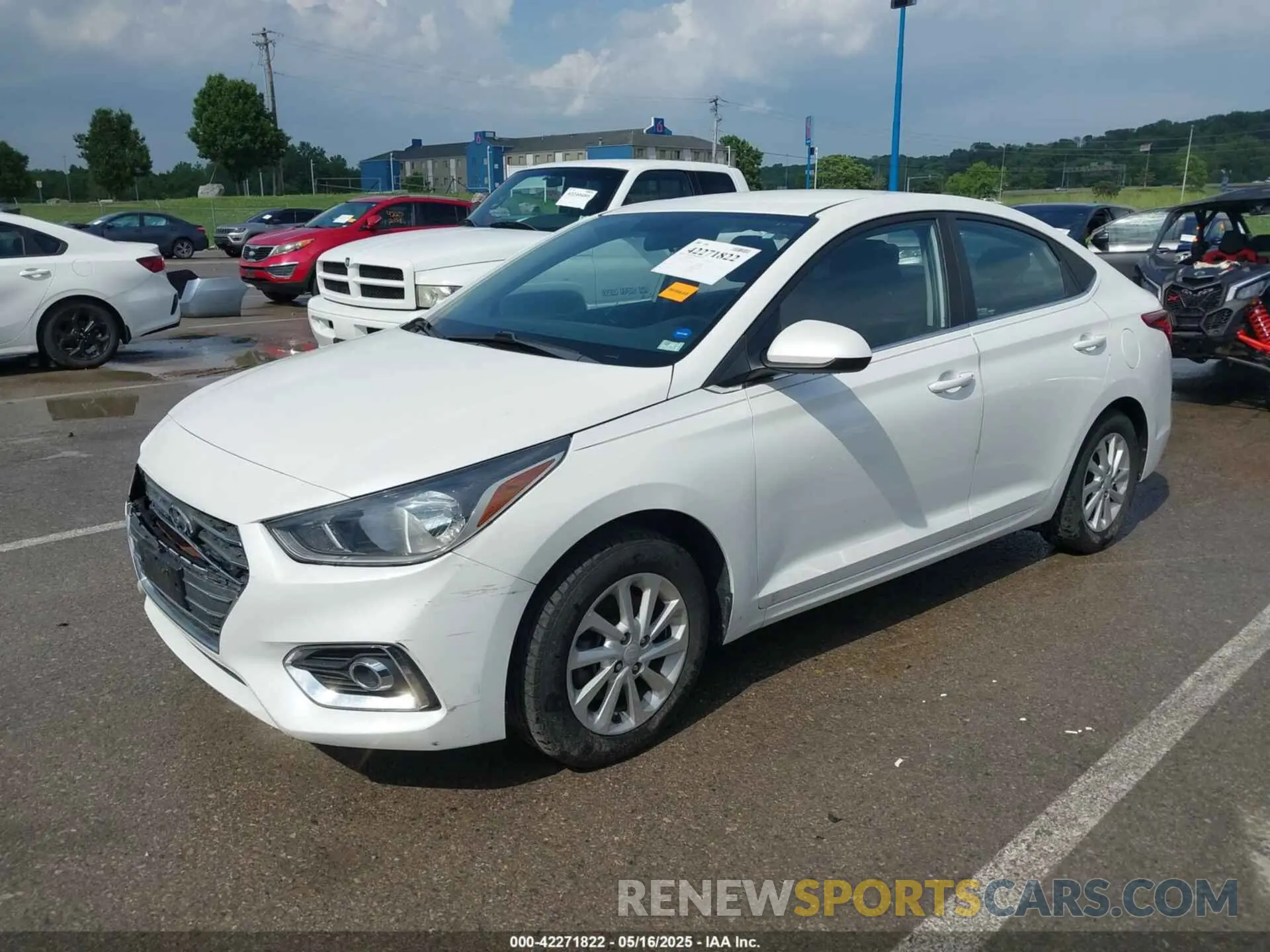 2 Photograph of a damaged car 3KPC24A3XKE041365 HYUNDAI ACCENT 2019
