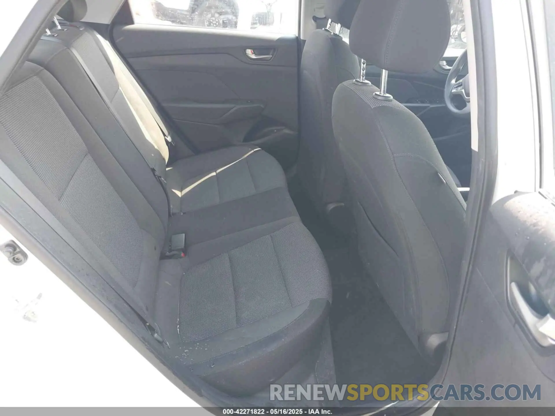 8 Photograph of a damaged car 3KPC24A3XKE041365 HYUNDAI ACCENT 2019