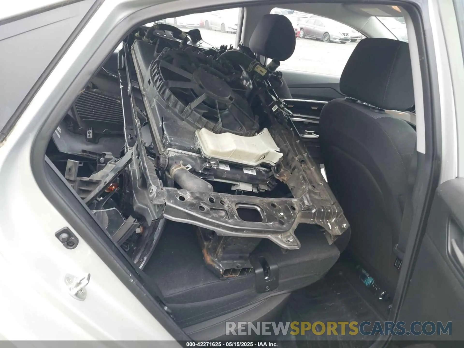 8 Photograph of a damaged car 3KPC24A3XKE042631 HYUNDAI ACCENT 2019