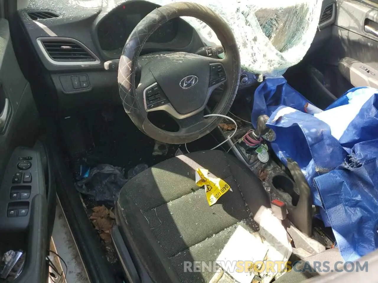 8 Photograph of a damaged car 3KPC24A3XKE046274 HYUNDAI ACCENT 2019