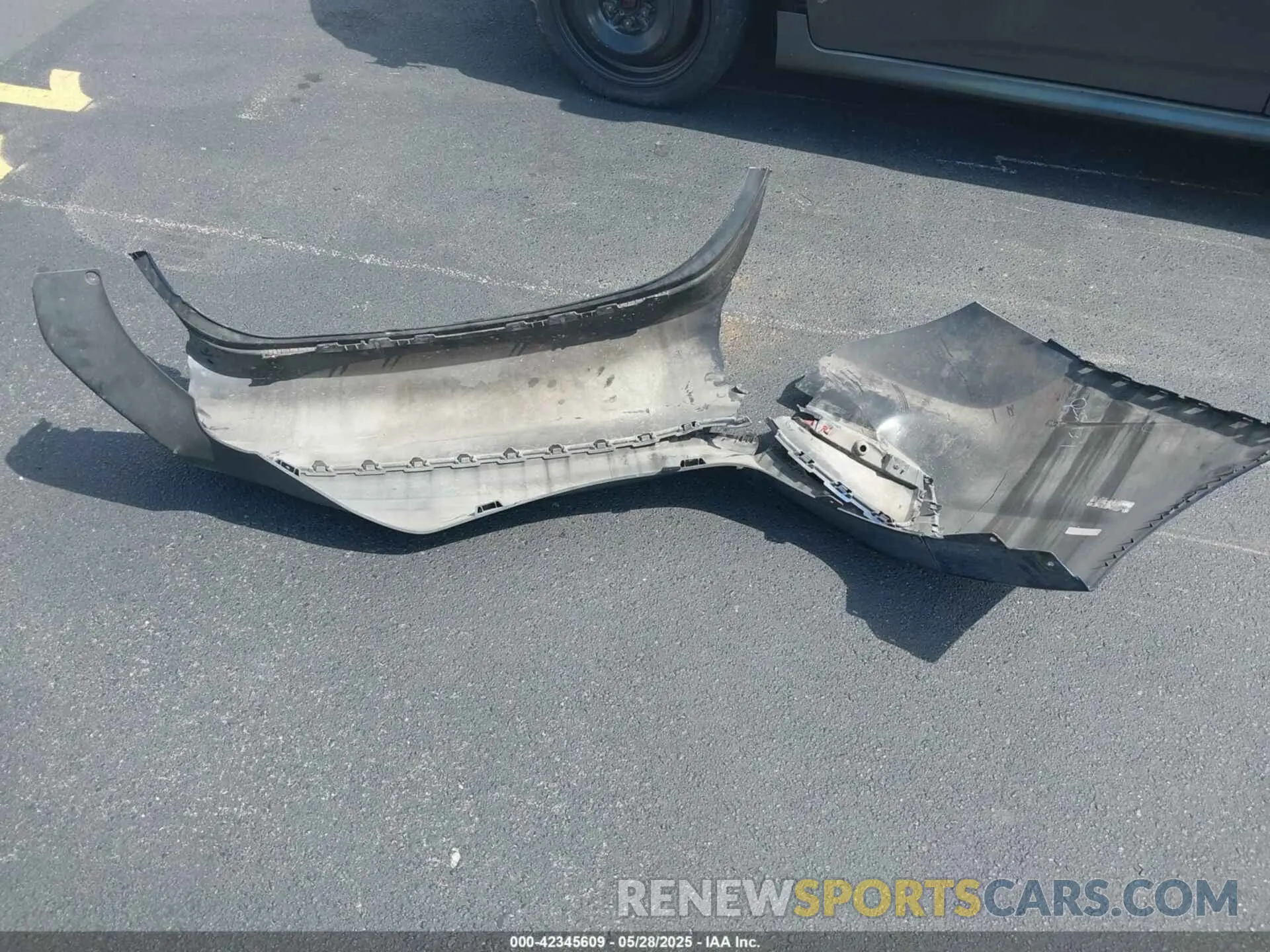 12 Photograph of a damaged car 3KPC24A3XKE058361 HYUNDAI ACCENT 2019